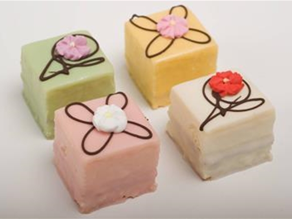 Cake petit fours